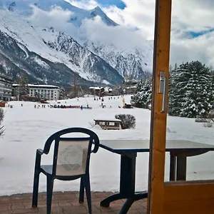front-ski-slope-chamonix-apartment.hotels-rhonealpes.com/